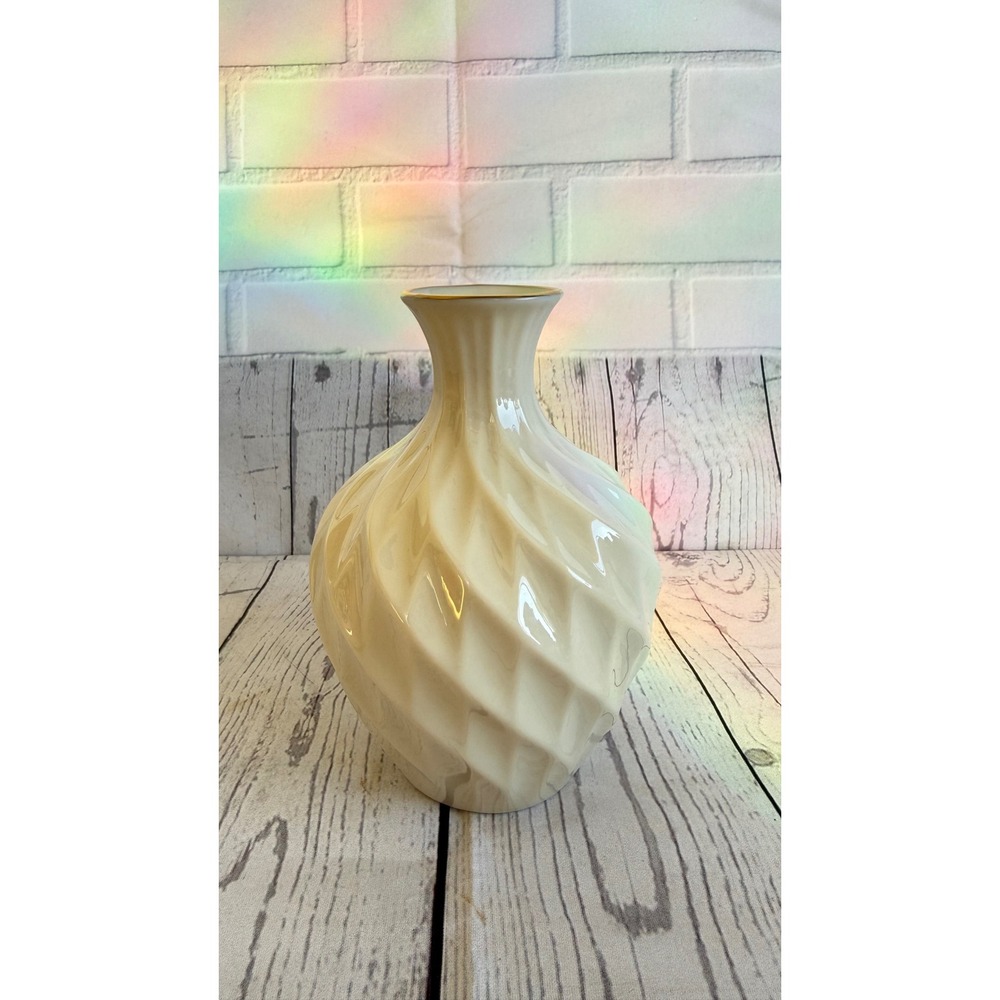 Vintage Cream Ceramic Swirl Ribbed Bud Vase Gold Trim Rim 6 Inch Decor